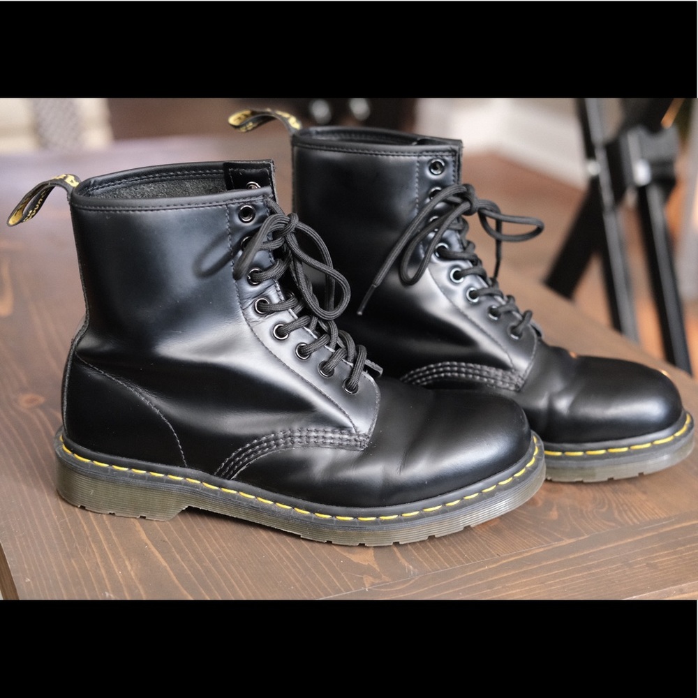 1460 8-Eye Dr. Marten Boots